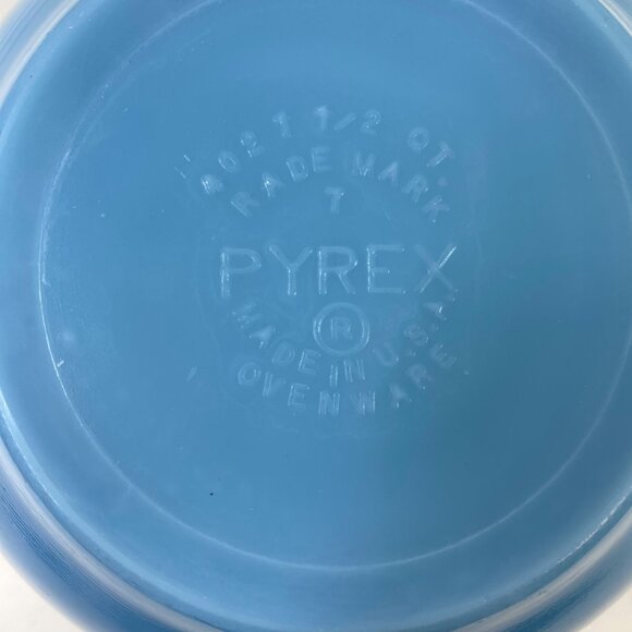 Pyrex 402 Blue1.5 Qt Ovenware Mixing Bowl Vintage - Picture 5 of 8